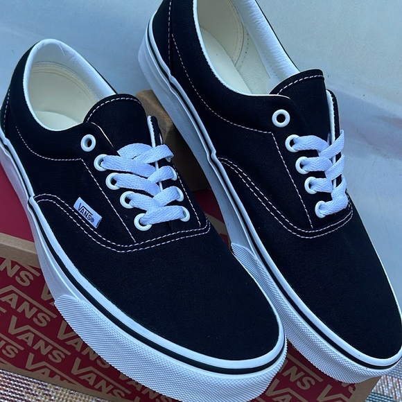 Vans Men’s Era Black
VN000EWZBLK
Sneakers - Picture 16 of 16